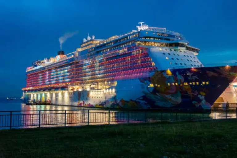 Guide to World Cruises